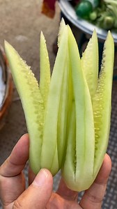 2.7M views · 21K reactions | Very Unique Cucumber Cutting Skills #cucumbercutting #cucumbercuttingstreetfood #cucumbercuttingskills #streetfood | Ayan Alamin | Facebook