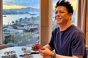Alasan Ariel NOAH Suka Merakit Robot Gundam, Punya Banyak Koleksi Keren : Okezone Celebrity