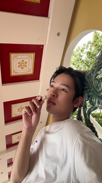 ผมที่ออกมาเดินเล่นข้างนอกร้ิอนเหมือนกำลังจะตาย แต่ได้ยาดมที่ทำเองช่วยชีวิตไว้ #ยาดม