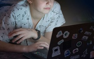 « Les enfants regardent du porno, il faut en parler avec eux », explique la réalisatrice de porno éthique Erika Lust