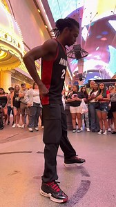 #LasVegas #freemontstreet #cirque #contortion #viralreelschallenge #viralreelsfacebook #monde #Respect | Mohamed Sylla