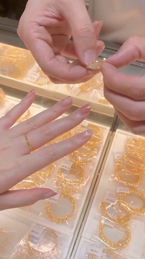 Simple one layer finger ring 💖✨ Simple, decent and elegant 💖✨ #peacock_bd #reelsvideo #trendingreels #viralreels #jwellerycollection #jwellery #jwellerydesign #earringstyle #turkishjewellery #jwlees @top fans Peacock BD | Peacock BD