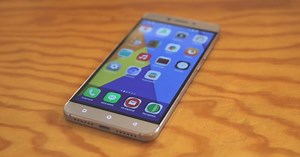 Creatorul lui Mandrake Linux prezintă eelo, un OS mobil open source care aduce cu Android, dar fără servicii Google