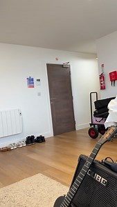 1M views · 51K reactions | Can I make a budget guitar sound good ? #stomp #budget #guitar #leonardo #foryou | Leonardo.patrick2202 | Facebook