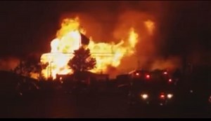 Video of the large explosion at a condominium complex in Lake Orion on Waldon between Joslyn and Baldwin Road. Reports of two people critically injured. | Scanner of Warren