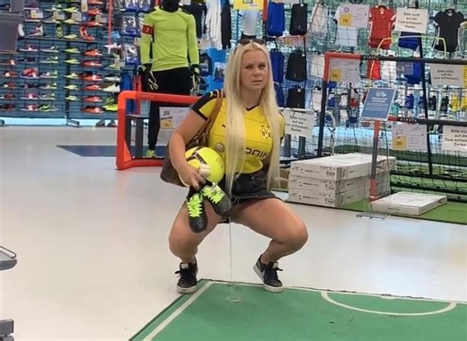 DS Sports Store Peeing