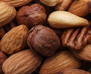 How To Crack Hickory Nuts - Garden Guides