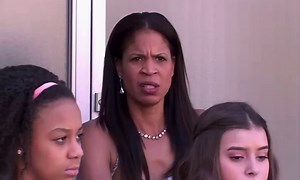 Holly Frazier: Am I the only person who? White woman: I get it Holly Frazier: Oh okay ( dance moms confused huh weirded out stan twitter media archive meme video vids )