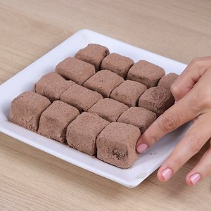 25K views · 200 reactions | Simple way to make milk chocolate (4 ingredients) | YumMakers | Facebook