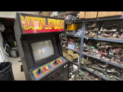 WHY? Mortal Kombat... In A Defender Arcade Cabinet?