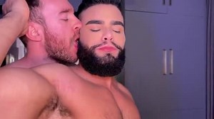 Charlie Cherry fode Rico Marlon