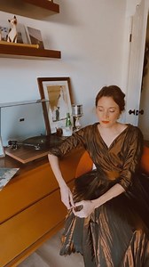 One of the most beautiful songs ever written for a film. I also can’t get enough of this dress from @shangri.la.vintage 🤎 #vintagegirl #vintage #vintagestyle #localvintage #1950s #1950sfashion #1950sdress #moonriver #breakfastattiffanys | Kelly Wood