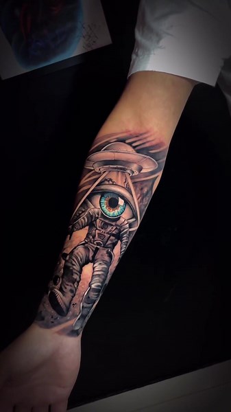 Intriguing UFO and Spaceship Tattoo Designs