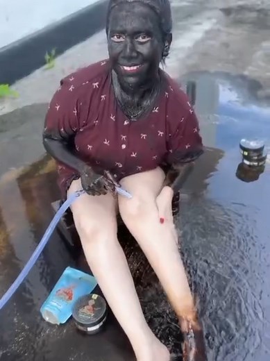 Full Body Whitening Charcoal Mask: DIY Skincare Tips