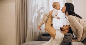 Pentingnya Dukungan Keluarga Pasca Melahirkan Demi Kesehatan Jiwa Ibu dan Bayi | theAsianparent Indonesia