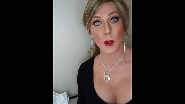Sexy crossdresser tells story about a wild night!