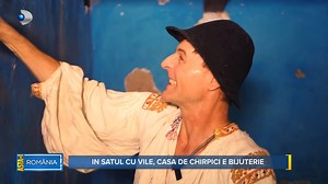 32K views · 406 reactions | Soțul Mihaelei este implicat trup și suflet în acest proiect, îi place să simtă lutul între degete, să-i simtă mirosul și cumva să se întoarcă în timp, atunci când oamenii puneau suflet în facerea caselor! #astairomania #kanaldromania | ASTA-I ROMANIA | Facebook