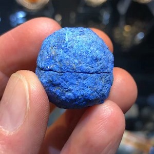 16 reactions · 3 comments | •Smurfberry• ~ Druzy Azurite Geode • ~ Mikheyevskoe Mine, Chelyabinsk Oblast, South Ural Region, Russia • ~ Available / DM or Email: dusted77@gmail.com for Inquiries • ~ Video Credit : @dusted77 • | Dust77 ~ CEK | Facebook