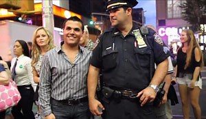 Fake celebrity pranks New York City in social experiment caught on video