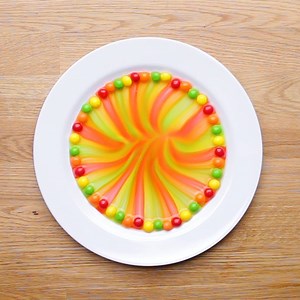 At home candy experiments will have your kids fascinated. // via Goodful | Tasty