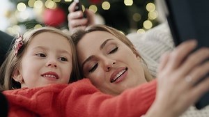Vidéo en gros plan d'une famille : vidéo de stock (100 % libre de droit) 1060260362 | Shutterstock