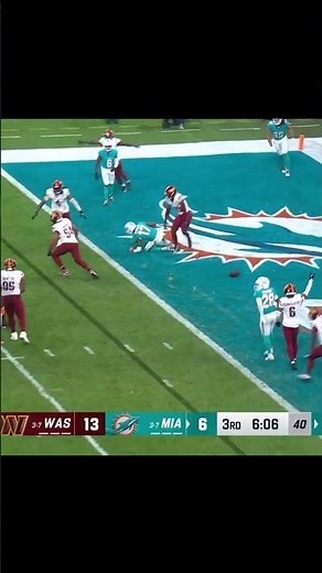 Bobby Wagner gets a 4th down stop #Washington #Commanders #HTTR #HTTC #RAISEHAIL