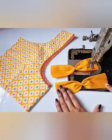 Simple And Easy Blouse Back Neck Design cutting and stitching | blouse designs | model blouse designs #blousebackdesign #fashion #trendingreelsvideo #blousedesigns #blouse #designlb #viralvideochallenge | Design LB