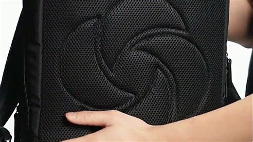 新秀丽商务旅行包TSA1027轻便耐用，适合出差或短途旅行，容量合理，收纳有序，轻松应对忙碌行程。