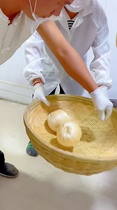 8.8K views · 11 reactions | A thin string creates sugar melons. Credit to 916193877 on douyin. #skill #sweet #snacks #food #chinafolkculture #chinataste #eatinChina #chinaflavor #Creativity #Culture #amazingChinesepeople #interesting #share | Young China | Facebook