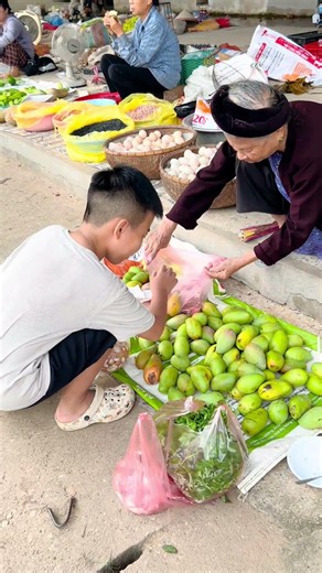 Hành trình bỏ điện thoại, tivi và thoát game của cậu bé lớp 5 - Phần 5 Tít đi chợ chỉ với 100k
