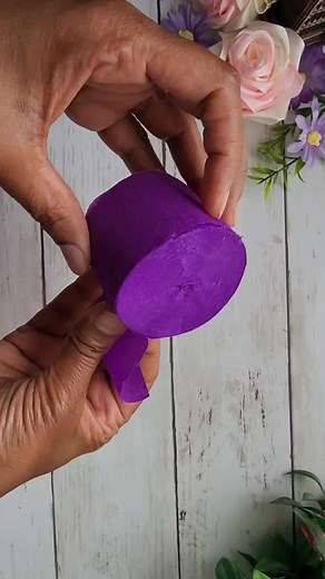 DIY flowers with streamers DIY Beautiful flower with paper #craft #diy #flowercraft #tissu #paperflower #paperflowers #paperflowersbouquet #flowercraft #tissueflowers #diyflowers #colorpapet #papercraft #gift #craftwork #diybouquet #daisy #daisies #giftideas #giftcrafts #diygift #diygiftideas #diygiftbouquet | DIY Creative