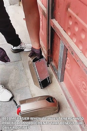 4.9K views · 12 reactions | Easy DIY Automatic Gate Opener #HomeImprovement #DIYProject #EasyLiving | Fatafatnews | Facebook