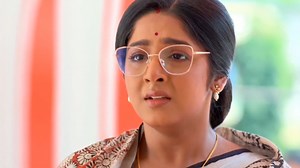 119K views · 2.7K reactions | মায়ের উপর জমে থাকা অভিমান ভুলে অসুস্থ বাবাকে আঁকড়ে ধরলো রুপা! অনুরাগের ছোঁয়া আগামী পর্ব ০৫ মার্চ | Serial Update | Facebook