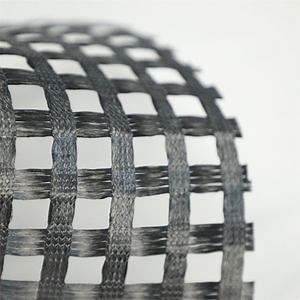 [Hot Item] Warp Knitted Biaxial Polyester Geogrid with PVC Coating – Ground Reinforcement Grid for Embankment and Slope Protection
