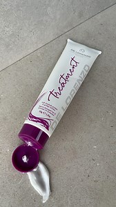 💜 Instant Rejuven8 Treatment 💜 Containing Ginko Biloba, Bilberry and Blueberry extracts, this deep conditioning treatment protects hair against colour fade and chemical damage. Get smooth and silky hair in an 💜 INSTANT 💜 #delorenzohaircare #delorenzo #australianmade #vegancertified #australianhaircare #haircare #products #inspiredbynature | De Lorenzo Haircare