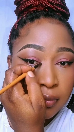607K views · 6.8K reactions | Eyeliner hack/Tutorial Blend with omah | Beauty and lifestyle with omah | Facebook