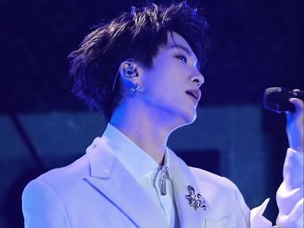 被丈夫伤害后黑化的疯批貌美妻子#黄子弘凡#柯南 #除了快乐禁止入内巡演