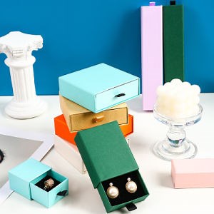 [Hot Item] Matte Colored Cardboard Paper Packaging Gift Jewelry Boxes with Satin Pull