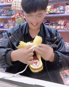 Advanced knitting skills 😯😯 | Handy Dandy