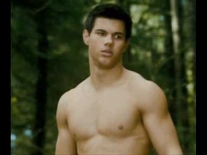 Taylor Lautner: 'Standing Basically Naked With Everyone Bundled Up'