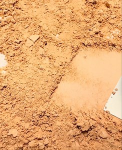 Así es cómo se ve la textura de Pressed Powder que ayudan a tener un acabado mate impecable en tu rostro. ✨🫶🏻 #pressedpowder #mattemakeup #makeup #almay | Almay Latinoamerica