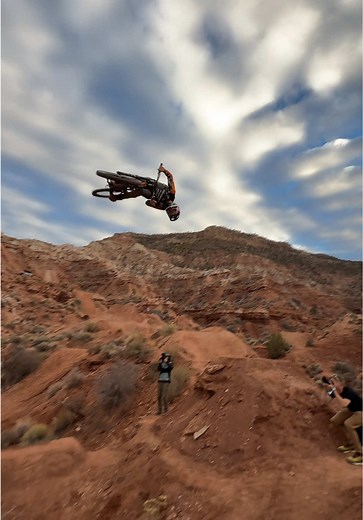 Mountain Biking Practice Highlights at Red Bull Rampage