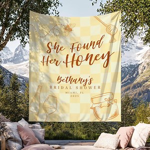 She Found Her Honey Bridal Shower Banner, Yellow Bachelorette Party Tapestry, Custom Honey Themed Bach Party Backdrop, Linen Welcome Sign - Etsy