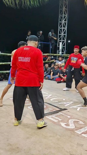 Adu Mekanik Bogem Mentah Risky Transad Vs Jorgy Panji Laras #pencakdor #viral #fyp #fbpro #konten #brutal #fight #indonesia #malaysia #blitar #kediri | Widodo Nak Muay
