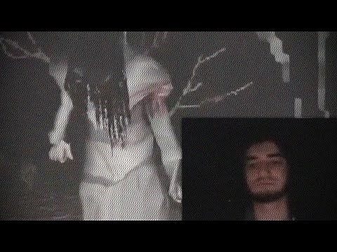 When you're emotionally dead inside and play horror games