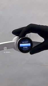 31 shares | Novidade. Candeeiro SMART LED DIGITAL 180* Mesa. ✨ Para encomendar, contacte-nos por mensagem privada!  Características Técnicas: Potência: 45Watts Disponível em cor rosa, branco ou preto. Altura: 39cm Largura: 75cm Relógio digital. Regula a intensidade e a temperatura da luz. Seleciona o idioma. Design moderno. #glnails #nailsnailsnails #nails #makeupartist #nails #manicure | GL Nails | Facebook