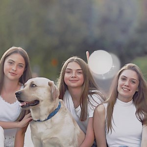 Remove unexpected photobombers from your photos | AirBrush