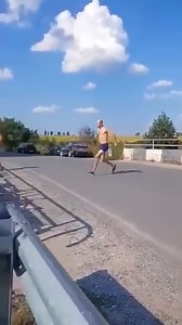 A quick demo of an East Slavic warrior's mixed training. First, he’s doing some parkour 🏃‍♂️ combined with cold water training ❄️, then he smoothly switches to the hardcore Qi Gong ( 氣功 ) 'Iron Shirt' ( 鉄のシャツ) phase 💪—basically the East Slavic way of toughening up the upper body to take hits for martial arts 🥋. Finished off with a beautiful display of the Ki-Ai (気合 ) form in melodic Russian: 'o, blyat' (о, блять) 😂. #WarriorMode #ColdTraining #ParkourLife #MartialArts #IronShirt #SlavicStren