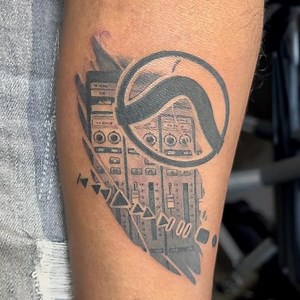 💪 Pro Tools Tattoo 📷 instagr.am/oozy.official ▶️ avid.com/pro-tools #tattoo #ink #musicproduction #makingmusic #daw #producer #protools #avid | Avid Pro Tools