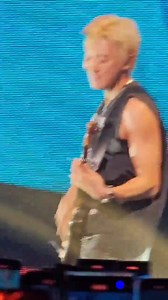 [FANCAM] 20240906 - #CHANYEOL SOLO LIVE TOUR D1 Cuối cùng tui cũng thấy lại được cảnh Chanyeol chơi nhạc cụ🎸😭😭😭Good Enough ver guitar Cre: mmiewmiewmiew | Park Chanyeol, Cherry marry me